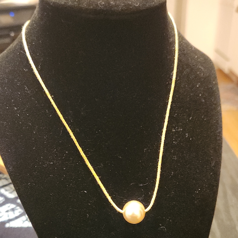 Cream Faux Pearl Necklace/Choker